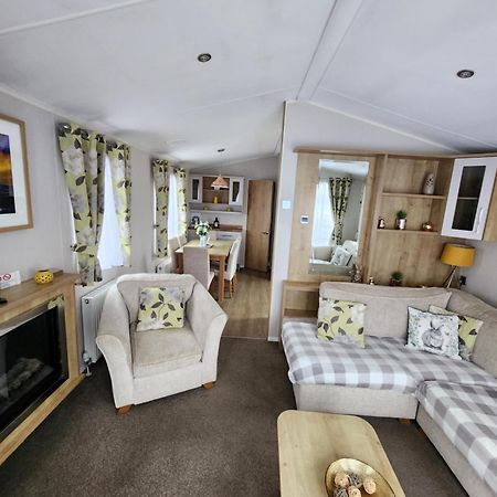 Dees Hot Tub Breaks At Tattershall Lakes Jet Ski 4 Exterior foto