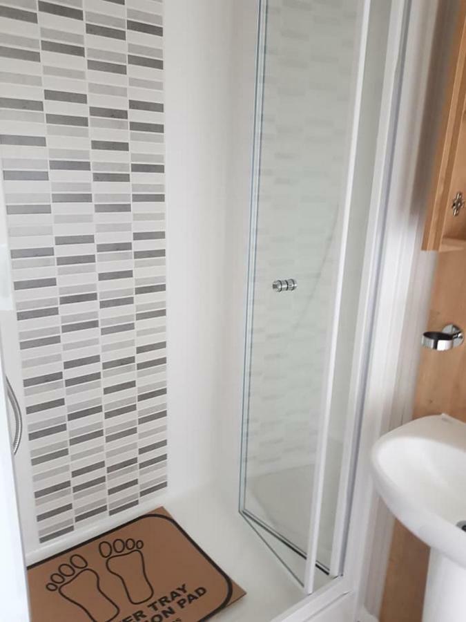 Dees Hot Tub Breaks At Tattershall Lakes Jet Ski 4 Exterior foto